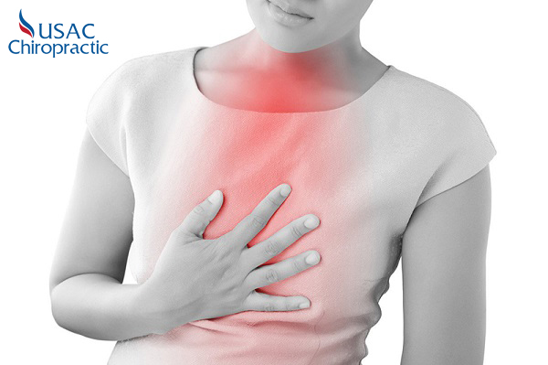 Đau nhức vùng xương ức là cảm giác đau, hơi tức và khó thở ở giữa ngực