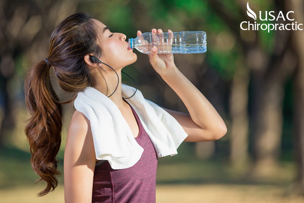 Uống đủ nước và tập luyện thể thao là cách tốt nhất đẩy lùi bệnh tật