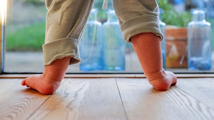 Dấu Hiệu Bàn Chân Bẹt Ở Bé
