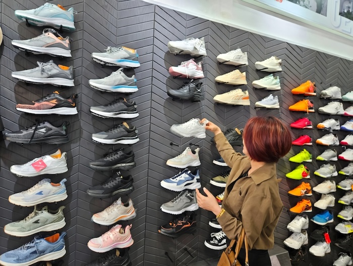 Giày Cho Bé Bị Bàn Chân Bẹt