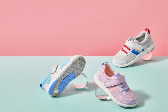 Giày Cho Trẻ Bàn Chân Bẹt